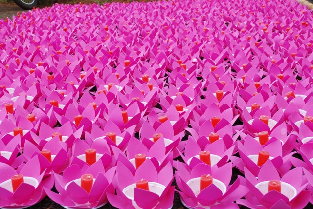 Khóa tu “Búp sen non”  với đêm nguyện cầu