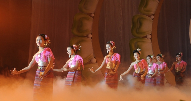 Chùm ảnh: Biểu diễn nghệ thuật chào mừng Đại lễ Vesak tại Thái Lan