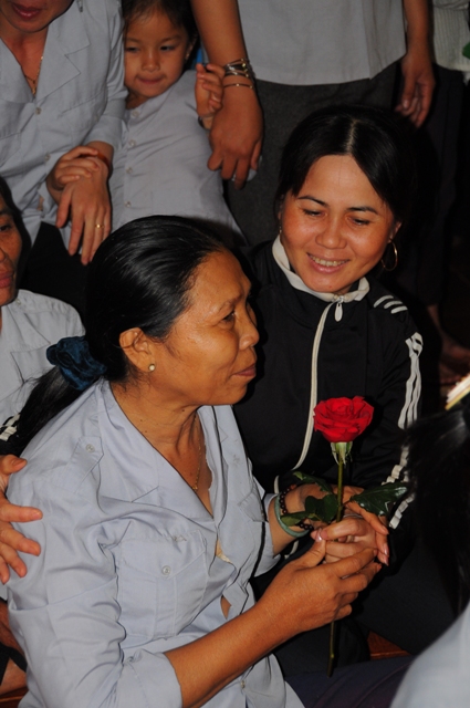 Thắp nến tri ân mùa Báo Hiếu