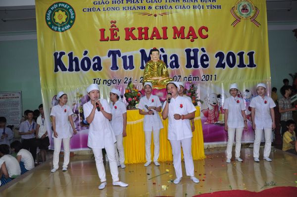 Tưng Bừng Đêm Cống Hiến Văn Nghệ Và Duyên Dáng Áo Lam Tại Khóa Tu Mùa Hè – Bình Định