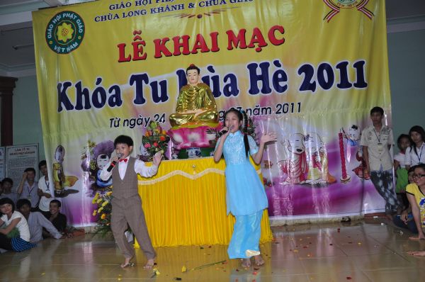 Tưng Bừng Đêm Cống Hiến Văn Nghệ Và Duyên Dáng Áo Lam Tại Khóa Tu Mùa Hè – Bình Định