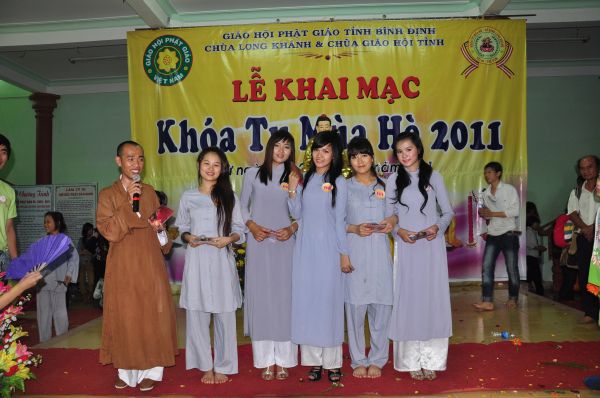 Tưng Bừng Đêm Cống Hiến Văn Nghệ Và Duyên Dáng Áo Lam Tại Khóa Tu Mùa Hè – Bình Định