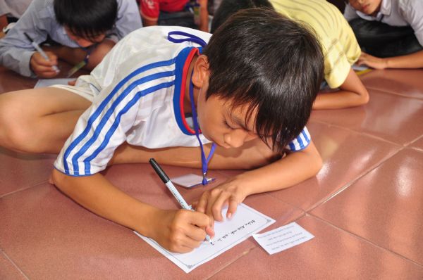Vui Nhộn Các Trò Chơi Dân Gian Tại Khóa Tu Mùa Hè Bình Định