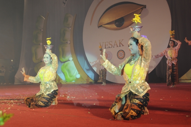 Chùm ảnh: Biểu diễn nghệ thuật chào mừng Đại lễ Vesak tại Thái Lan