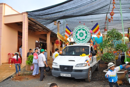 Xe hoa thắp sáng khắp nẻo đường tại huyện hội Phật giáo Đăk R'Lấp