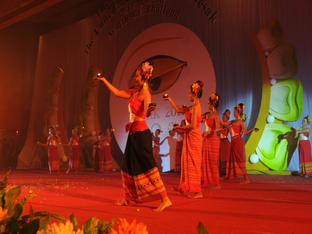 Chùm ảnh: Biểu diễn nghệ thuật chào mừng Đại lễ Vesak tại Thái Lan