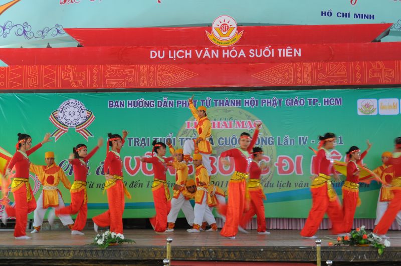 Chùm ảnh vòng loại văn nghệ Hội trại Tuổi trẻ &amp; Cuộc sống lần 4
