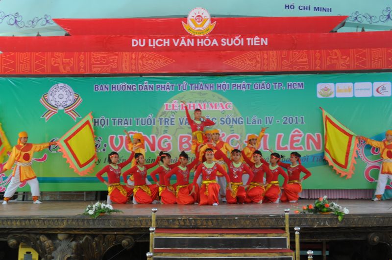 Chùm ảnh vòng loại văn nghệ Hội trại Tuổi trẻ &amp; Cuộc sống lần 4