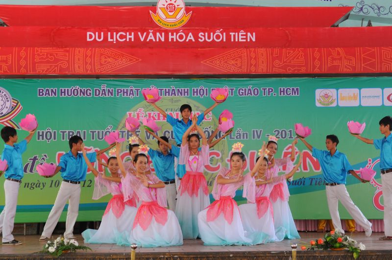 Chùm ảnh vòng loại văn nghệ Hội trại Tuổi trẻ &amp; Cuộc sống lần 4
