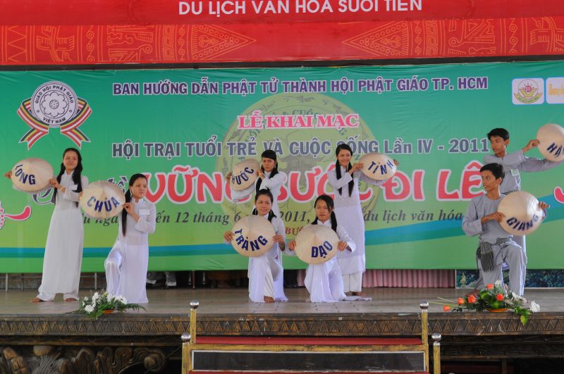 Chùm ảnh vòng loại văn nghệ Hội trại Tuổi trẻ &amp; Cuộc sống lần 4