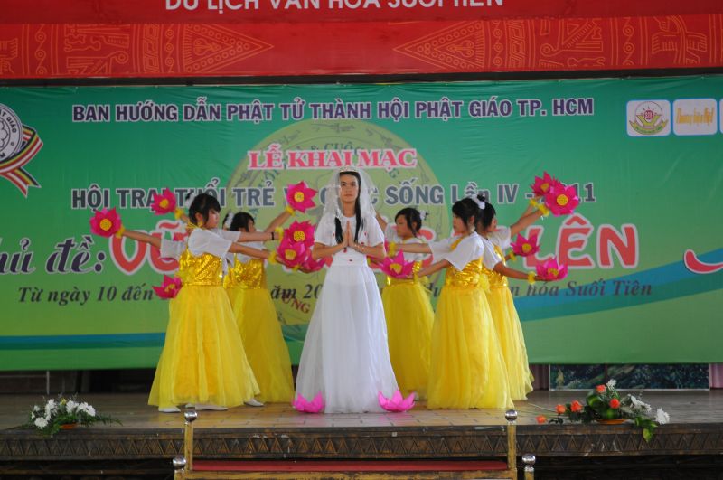 Chùm ảnh vòng loại văn nghệ Hội trại Tuổi trẻ &amp; Cuộc sống lần 4