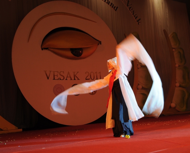 Chùm ảnh: Biểu diễn nghệ thuật chào mừng Đại lễ Vesak tại Thái Lan
