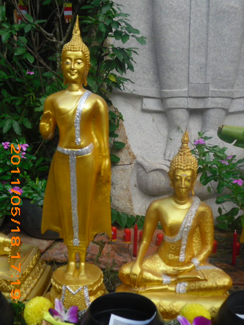 Chùm ảnh: Lễ hội cúng đèn rằm tháng 4 tại thiền viện Phước Sơn