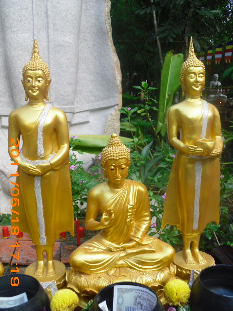 Chùm ảnh: Lễ hội cúng đèn rằm tháng 4 tại thiền viện Phước Sơn