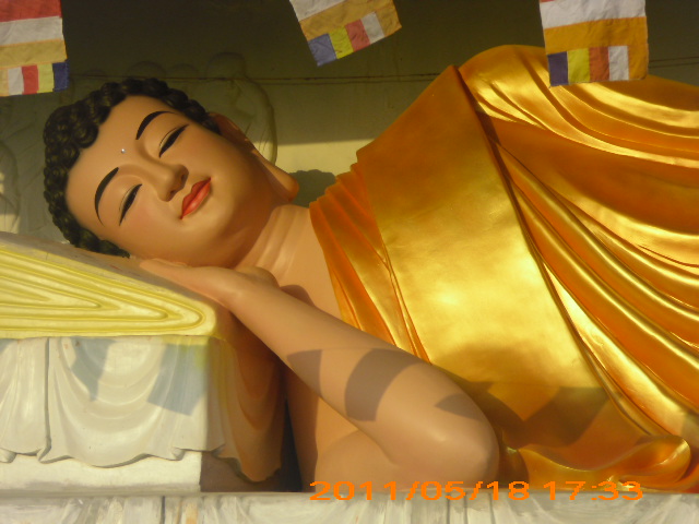 Chùm ảnh: Lễ hội cúng đèn rằm tháng 4 tại thiền viện Phước Sơn