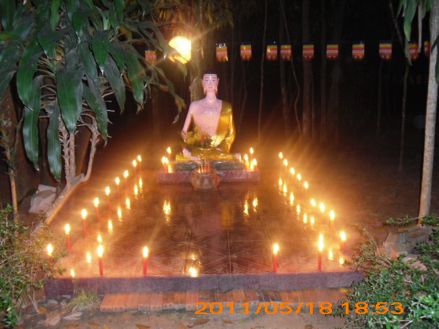 Chùm ảnh: Lễ hội cúng đèn rằm tháng 4 tại thiền viện Phước Sơn