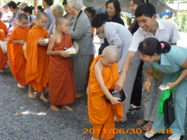 Phóng sự ảnh: Khóa tu xuất gia gieo duyên lần thứ 3 - 2011 tại thiền viện Phước Sơn - Đồng Nai