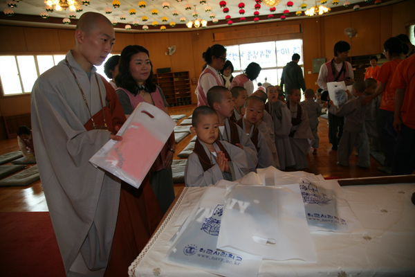 Tiểu Hòa thượng Hàn Quốc - giao lưu cùng Tuyên úy Phật giáo