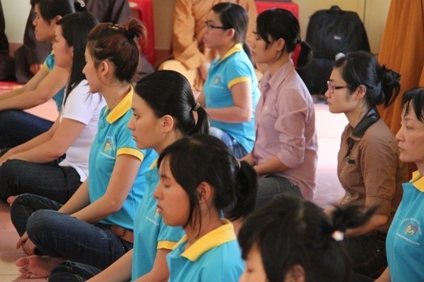 Bến Tre: Hơn 60 bạn trẻ thực tập thiền quán tại chùa Hội Phước