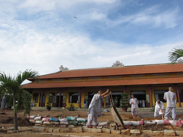 Đồng Nai: Cúng trường hạ trường Trung Cấp Phật Học Đồng Nai