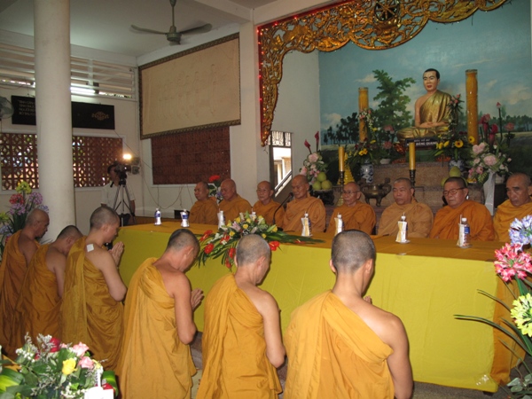 Chùm ảnh: Nét đẹp mùa an cư của Người Khất sĩ