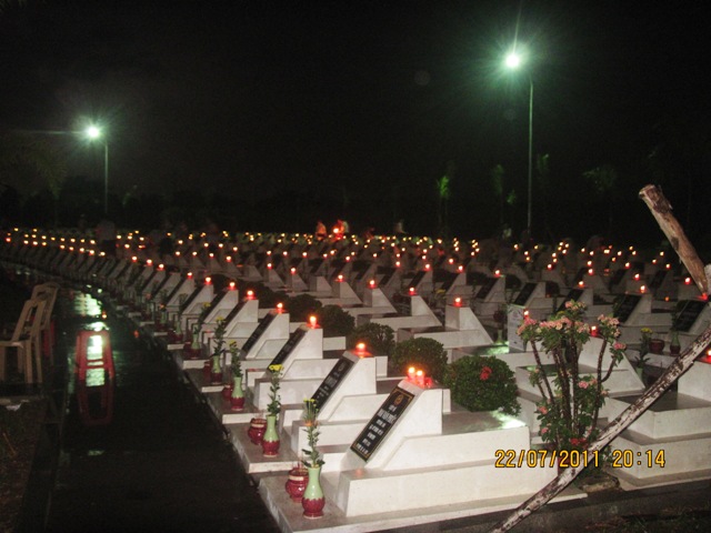 Ánh lung linh nến tỏa sáng nghĩa trang TP. Biên Hòa