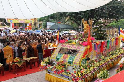 Tháng Tư - mùa Phật đản