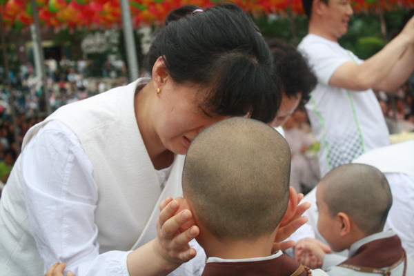 Hình ảnh các bậc phụ mẫu thăm các tiểu Hòa thượng Korea Vesak 2011
