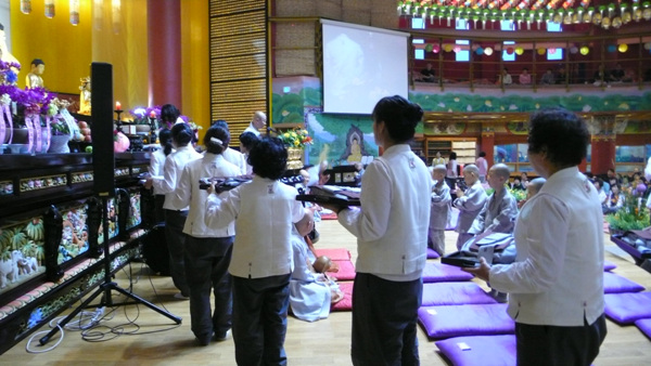 Hình ảnh các bậc phụ mẫu thăm các tiểu Hòa thượng Korea Vesak 2011