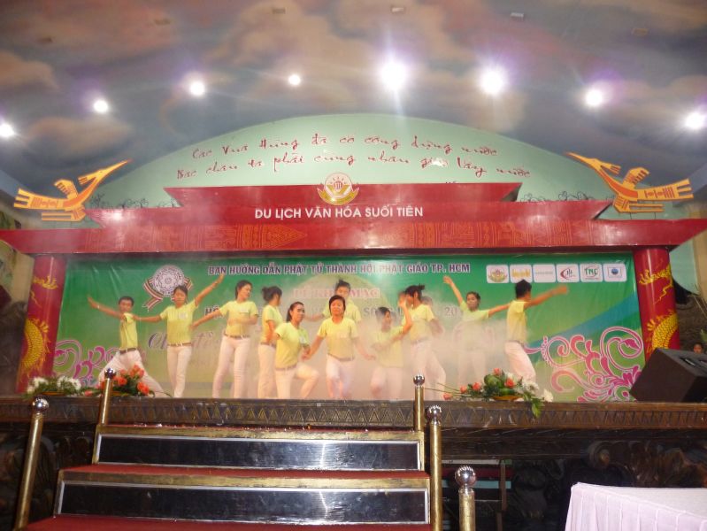 Hội trại Tuổi trẻ &amp; Cuộc sống lần IV: sôi nổi đêm tổng kết văn nghệ