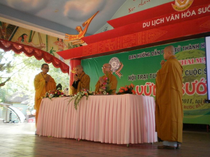 Buổi thuyết giảng của Hòa thượng Trưởng BTC Hội trại Tuổi trẻ &amp; Cuộc sống lần IV