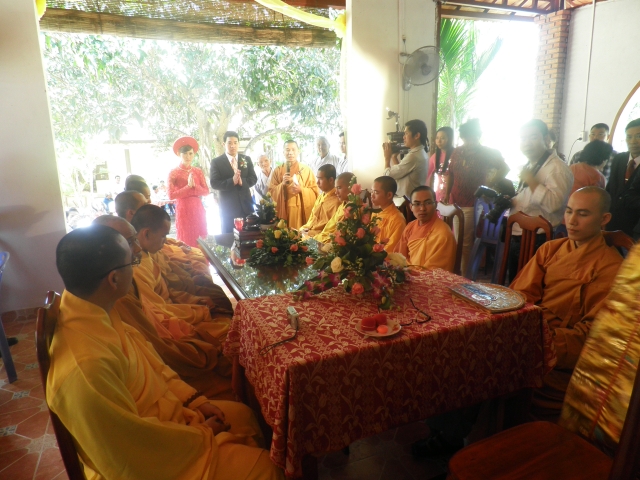 Nha Trang: Lễ cưới tại chùa Phước Trí