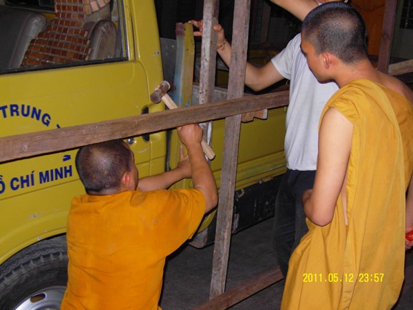 TP.HCM: Chư Tăng Tịnh xá Trung Tâm đã gắp rút thiết kế xe hoa chào mừng Đại lễ