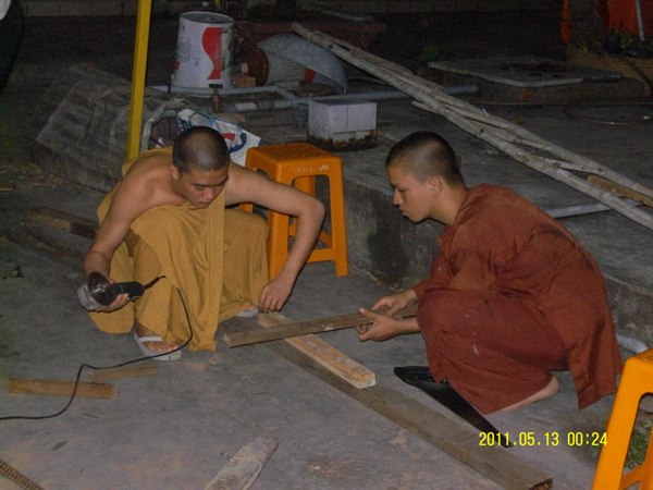 TP.HCM: Chư Tăng Tịnh xá Trung Tâm đã gắp rút thiết kế xe hoa chào mừng Đại lễ