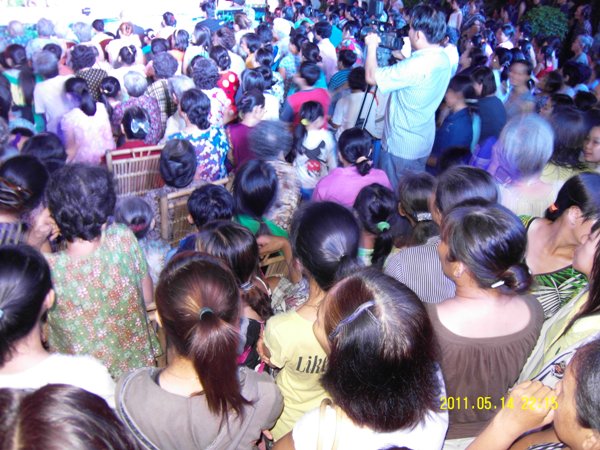 TP.HCM: Chùa Long Huê tưng bừng đêm khánh đản