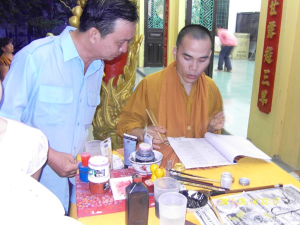 TP.HCM: Chùa Long Huê tưng bừng đêm khánh đản