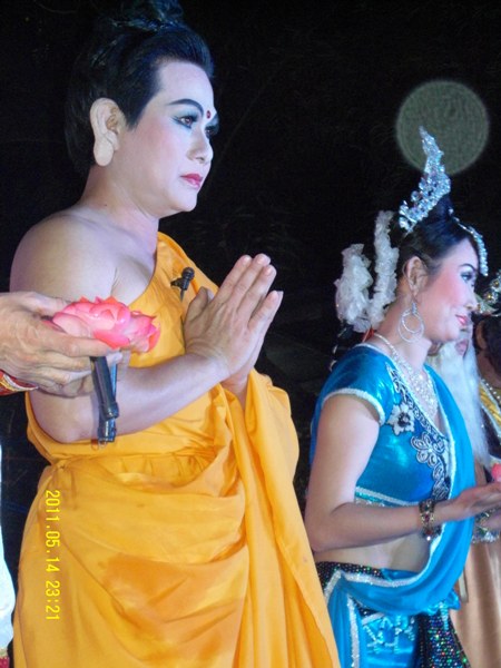 TP.HCM: Chùa Long Huê tưng bừng đêm khánh đản