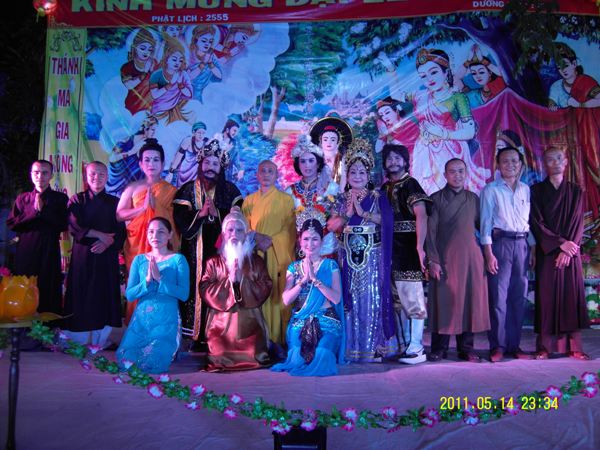 TP.HCM: Chùa Long Huê tưng bừng đêm khánh đản