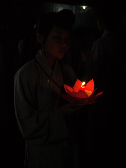 Khóa tu “Búp sen non”  với đêm nguyện cầu