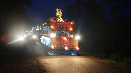 Xe hoa thắp sáng khắp nẻo đường tại huyện hội Phật giáo Đăk R'Lấp