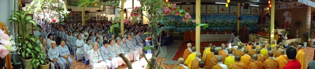 Thành phố Vũng Tàu: Chùa Vạn Phước đại lễ Vu Lan-Dâng y cúng dường