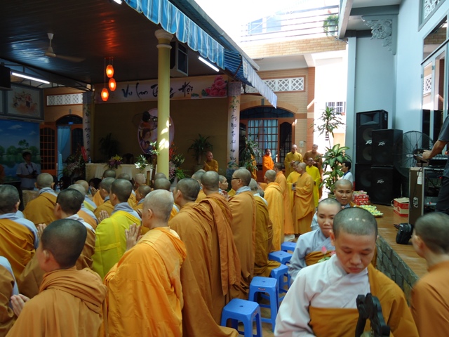 Thành phố Vũng Tàu: Chùa Vạn Phước đại lễ Vu Lan-Dâng y cúng dường