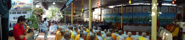 Thành phố Vũng Tàu: Chùa Vạn Phước đại lễ Vu Lan-Dâng y cúng dường