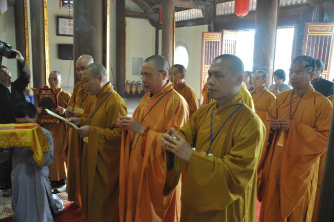 Học sinh Thủ đô được tư vấn thi ĐH tại... chùa