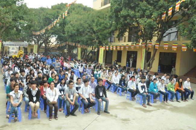 Học sinh Thủ đô được tư vấn thi ĐH tại... chùa