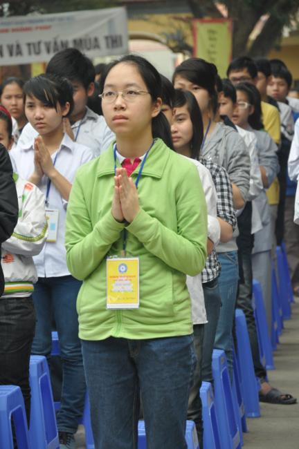Học sinh Thủ đô được tư vấn thi ĐH tại... chùa