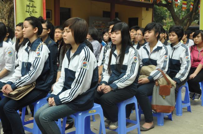 Học sinh Thủ đô được tư vấn thi ĐH tại... chùa