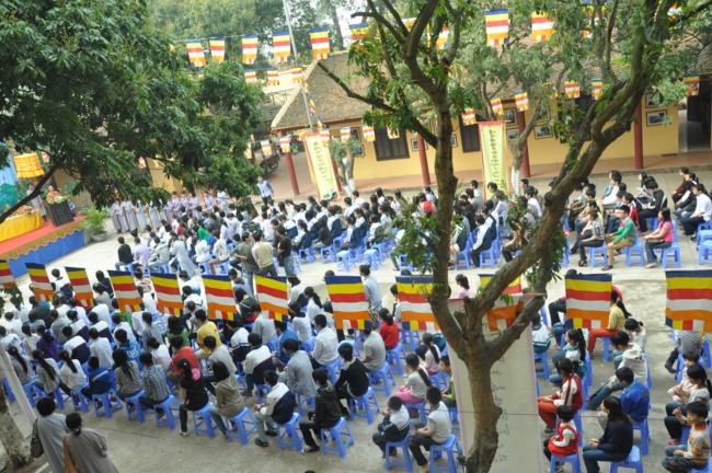 Học sinh Thủ đô được tư vấn thi ĐH tại... chùa