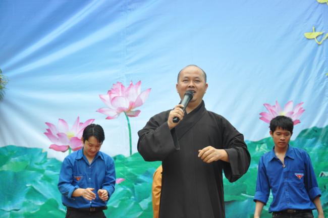 Học sinh Thủ đô được tư vấn thi ĐH tại... chùa