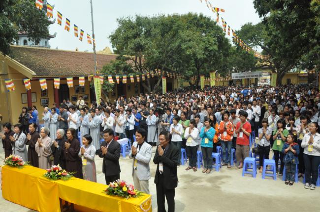 Học sinh Thủ đô được tư vấn thi ĐH tại... chùa
